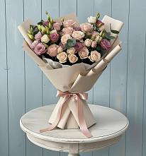 Букет цветов из:  Розы и Лизиантусы в Заречье