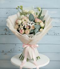 Букет цветов из:  Розы и Лизиантусы в Заречье
