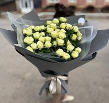 Букет Белые кустовые розы Солинеро в Заречье