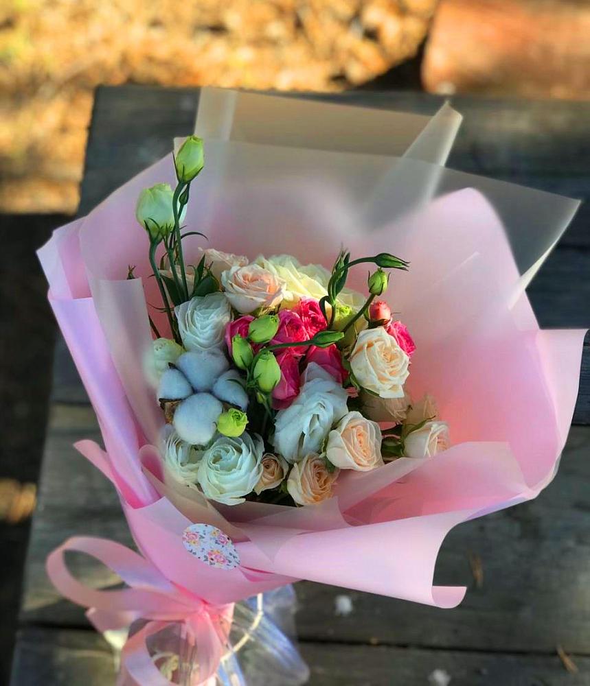 Букет цветов из: Розы и Лизиантусы в Заречье