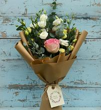Букет цветов из:  Розы и Лизиантусы в Заречье
