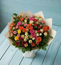 Букет Микс из разноцветных кустовых роз в Заречье