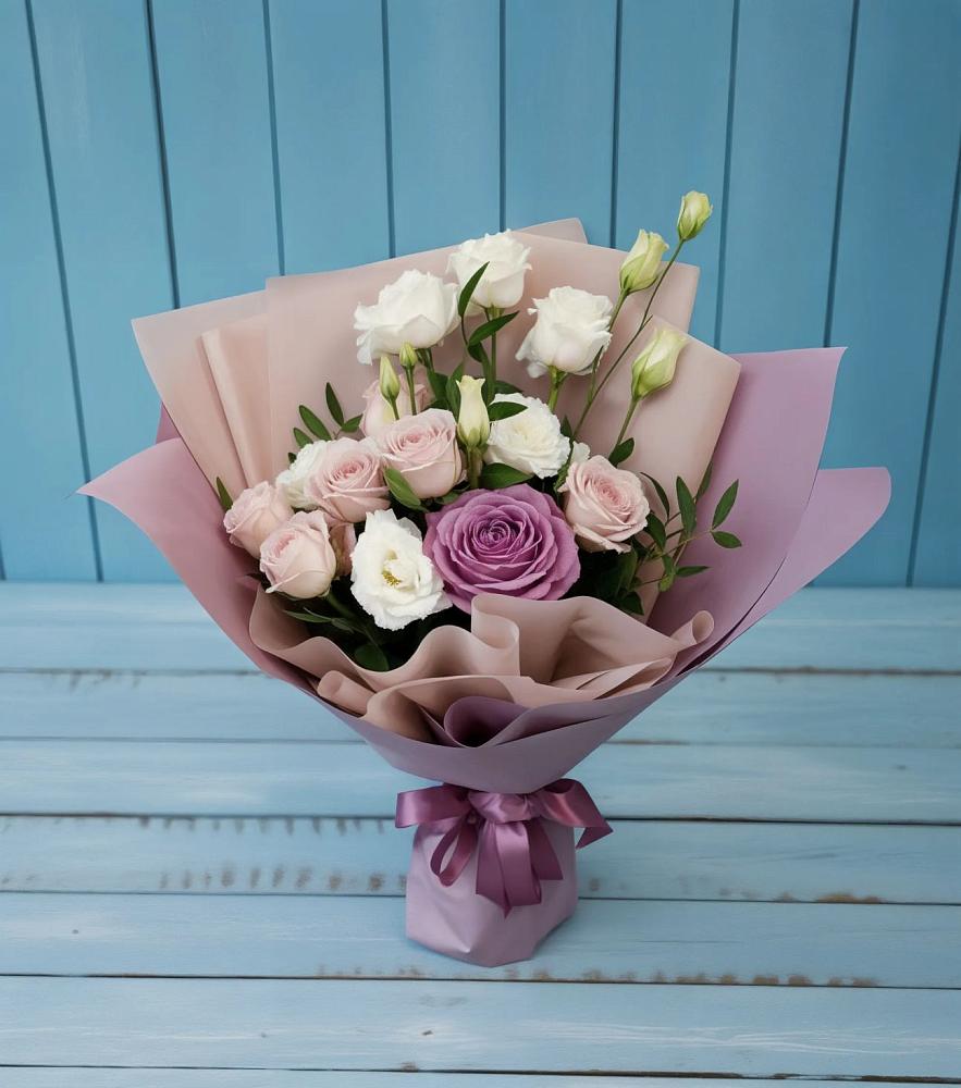 Букет цветов из: Розы и Лизиантусы в Заречье